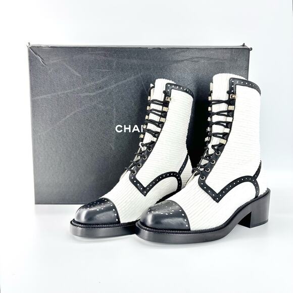 NIB Chanel CC Velvet and Lambskin White Black Platform Lace Up Ankle Boots 38.5 - Picture 2 of 10